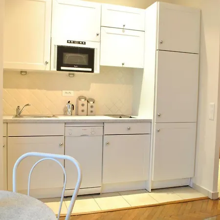 Apartament Palais Hoche 2p Lon5218 *