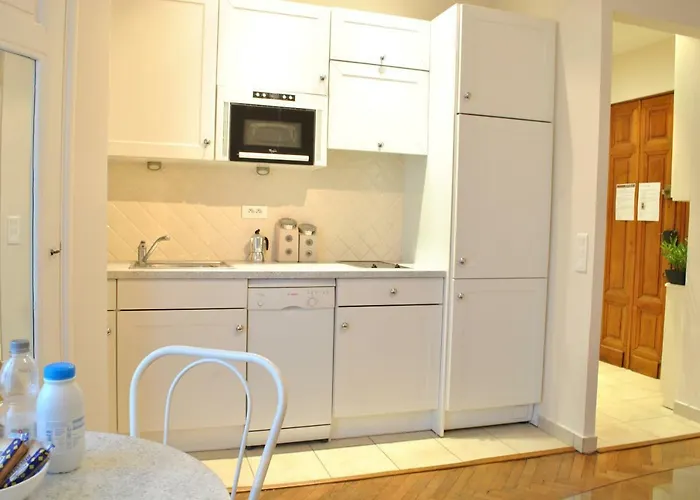 Apartament Palais Hoche 2p Lon5218 *