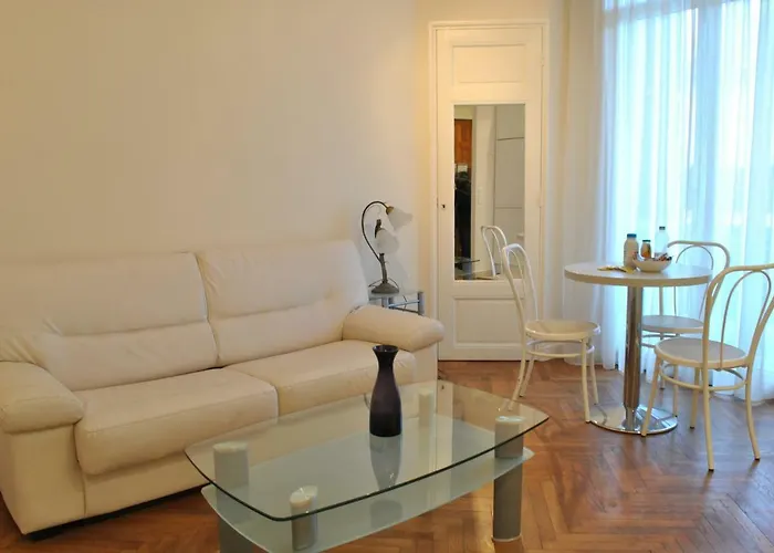 Palais Hoche 2p Lon5218 *